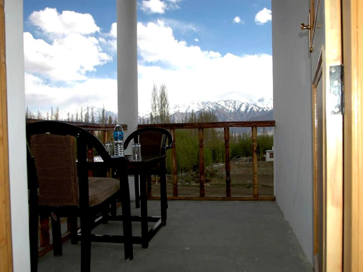 Hotel Ladakh Heaven เลห์ ภายนอก รูปภาพ