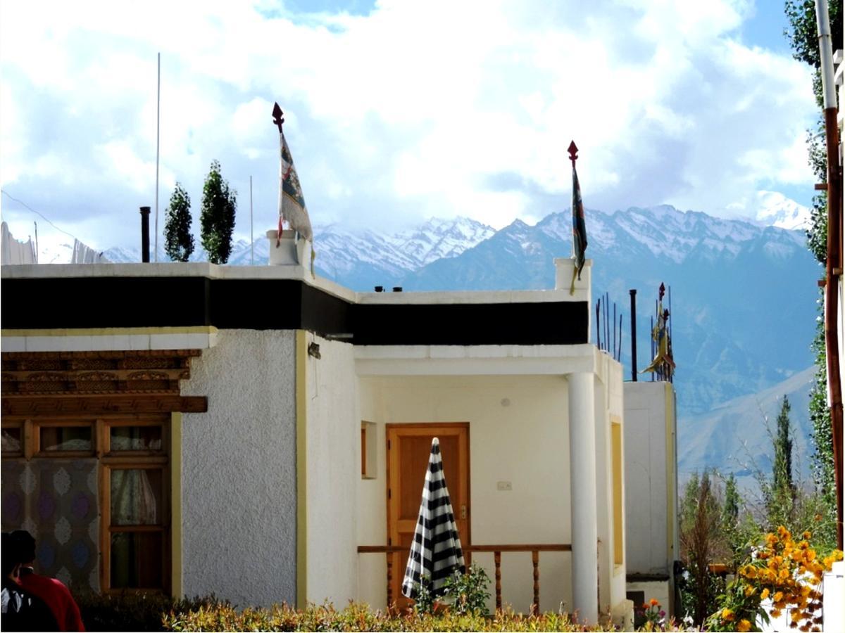 Hotel Ladakh Heaven เลห์ ภายนอก รูปภาพ